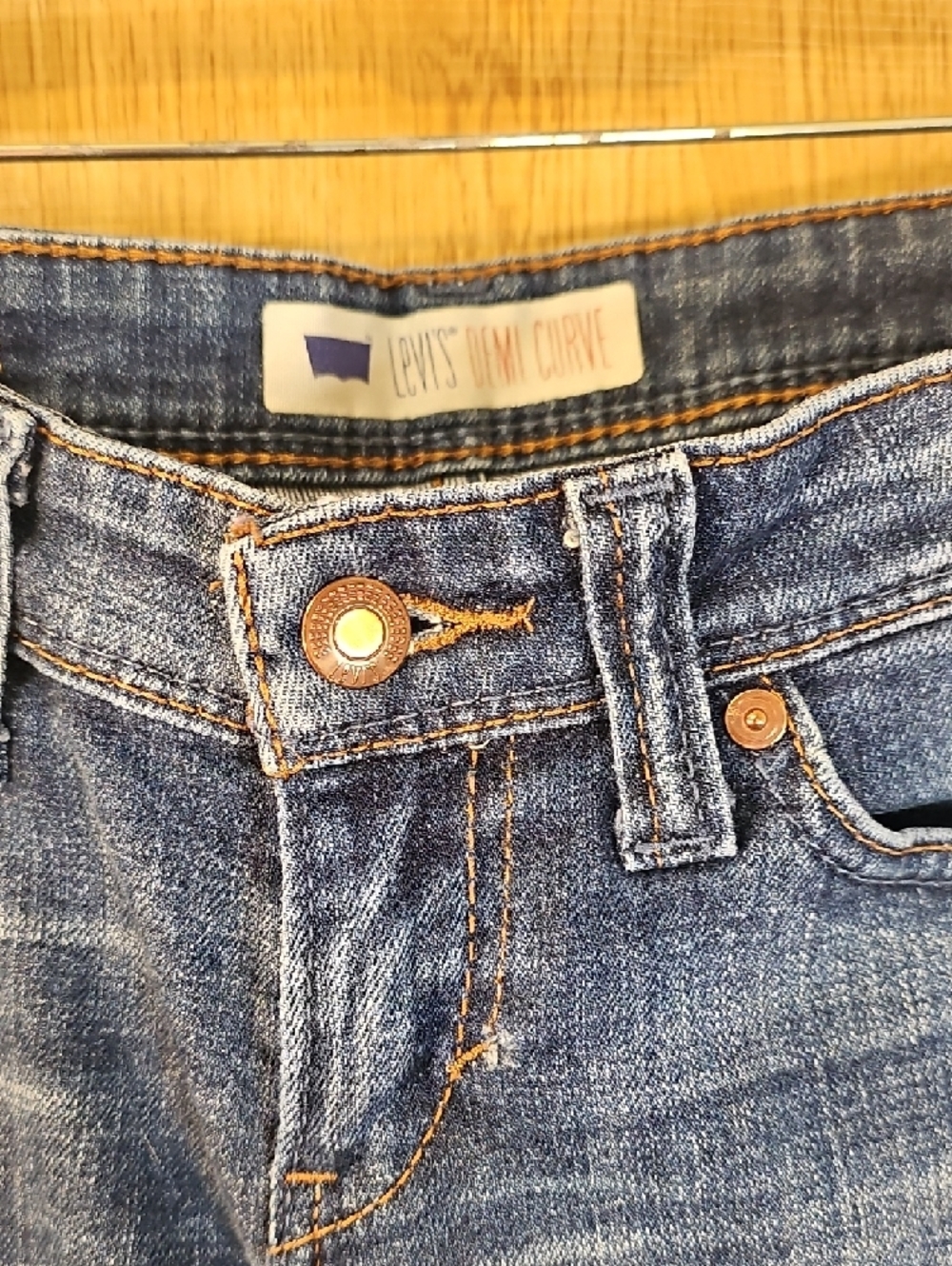 Levi's Women's Dark Blue Skinny Jeans with Faded Whiskering - Picture 6 of 13